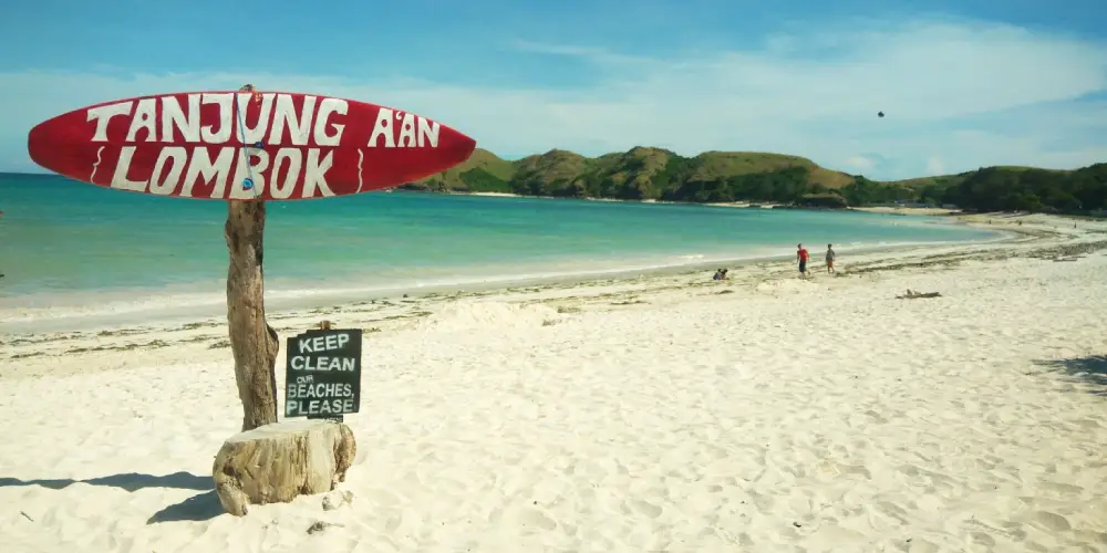 Pantai Tanjung Aan Lombok